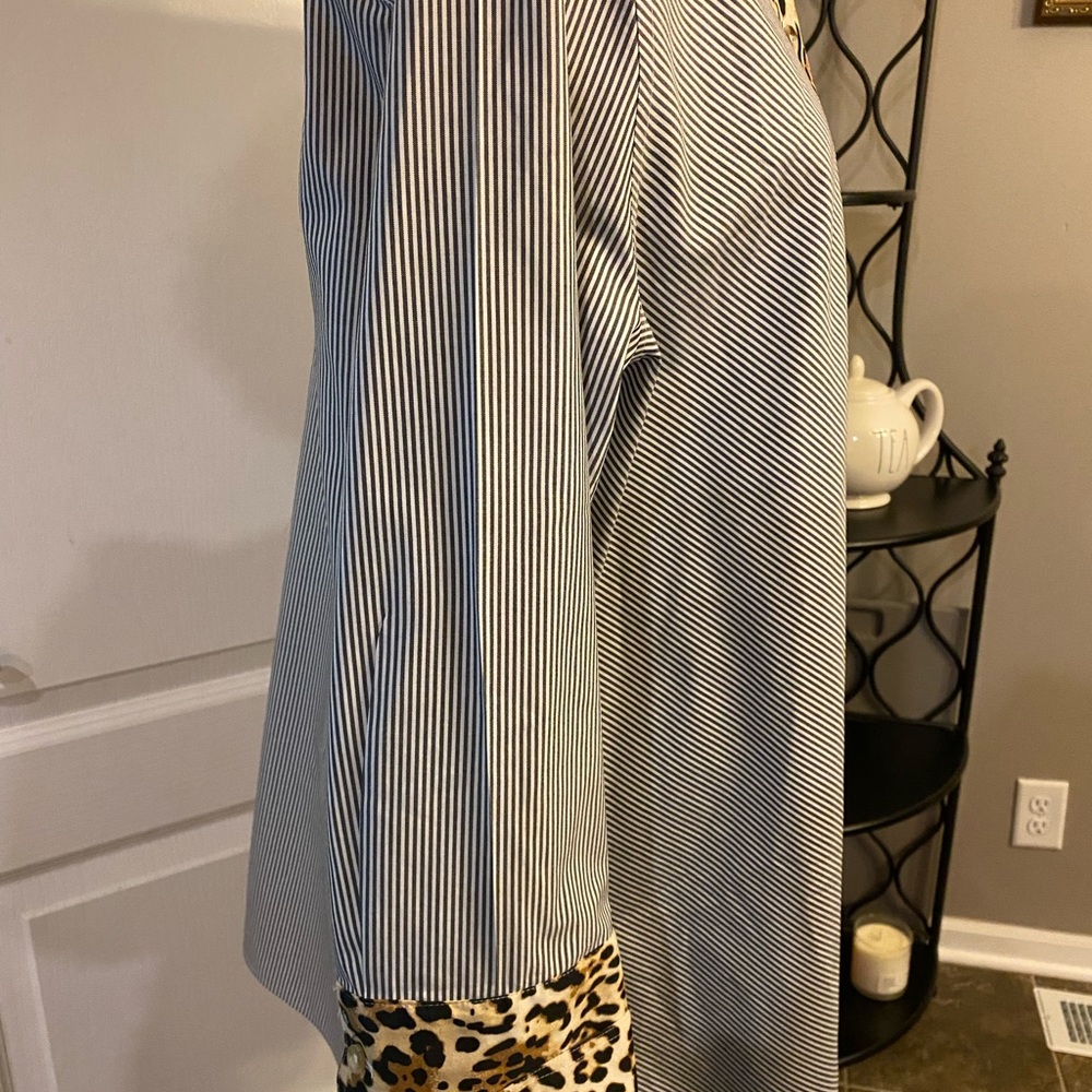 Blue Pin Striped with Leopard pattern - Picture 5 of 9